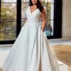 Classic V Neck Wedding Dresses Plus Size A-Line Bride Gowns Appliques Sleeveless Back Button Sweep Train Vestido De PSL980021 6 S69ba21ded3ce437595ddc3ba6fd038873 Cropped