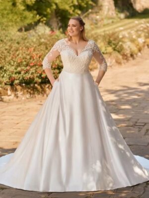 Classic Wedding Dresses 2023 Plus Size V-Neck 3/4 Sleeves Bride Gowns Back Lace-up Lace Applique A-Line Satin Robe De Mariage
