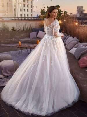 Alternative view of Customized V-Neck Wedding Dresses Plus Size Long Sleeves Lace Tulle Bridal Gowns Appliques Sweep Train A-Line Vestidos De Novia