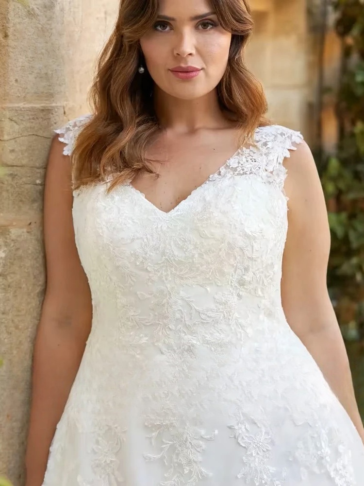 Customized Ivory Wedding Dresses Plus Size V Neck Sleeveless Bride Gowns Woman Appliques Sweep Train A-Line Vestidos De Novia 3 Customized Ivory Wedding Dresses Plus Size V Neck Sleeveless Bride Gowns Woman Appliques Sweep Train A-Line Vestidos De Novia - Bild 3