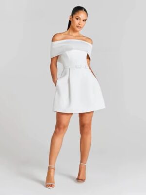 Customized Modern Mini Satin Wedding Dresses Sexy Boat Neck Pleat Pearls Long Sleeves Bride Dresses Sexy Backless Wedding Gowns