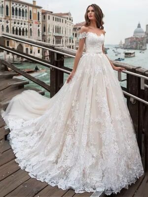 Fantastic Tulle A-line Wedding Dresses Off Shoulder Lace Appliques Princess Boho Wedding Gowns Lace Up Bridal Gown Customized